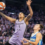 Gabby Williams anota 19 puntos y las Valkyries remontan una desventaja de 16 para vencer a las Wings 77-73 y alcanzar las semifinales de la WNBA.