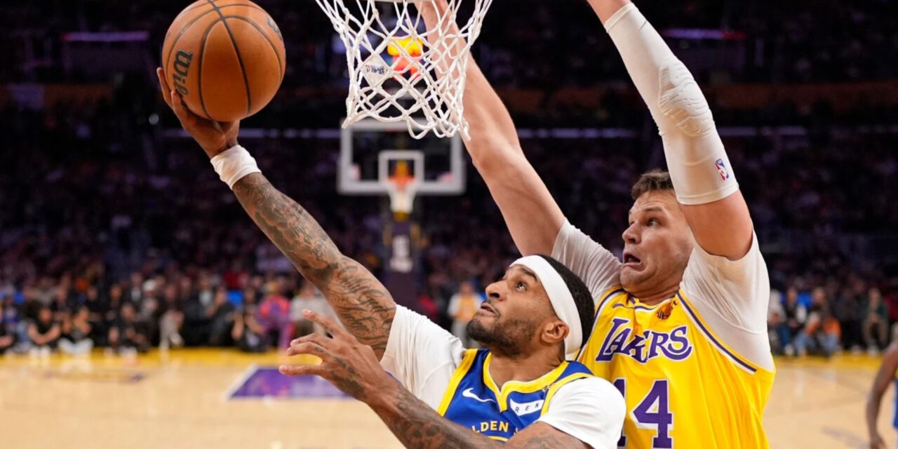 Walker Kessler tiene un debut perfecto con los Lakers al acertar sus 12 tiros en la victoria por 127-105 sobre los Warriors