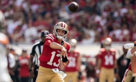 Brock Purdy lanza dos pases de touchdown para guiar a los invictos 49ers a una victoria de 24-14 sobre los Broncos.
