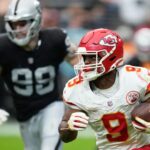 Los Chiefs vencieron a los Raiders 30-27 para ponerse con un récord de 4-0, liderados por Patrick Mahomes y Kenneth Walker III.