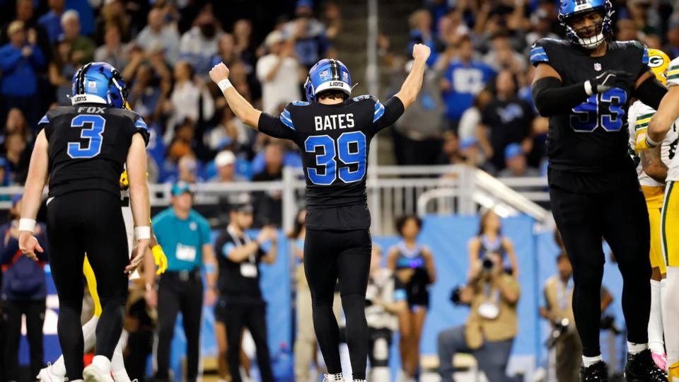 Jake Bates patea gol de campo de 22 yardas al expirar el tiempo y Lions vencen 20-17 a Packers