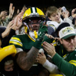 Love lanza 3 pases de touchdown y los Packers vencen a los Panthers 27-19