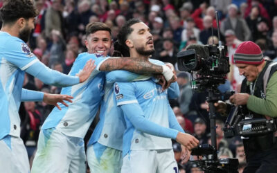 El City hace caso omiso de los abucheos de la afición del Liverpool y logra victoria por 3-0