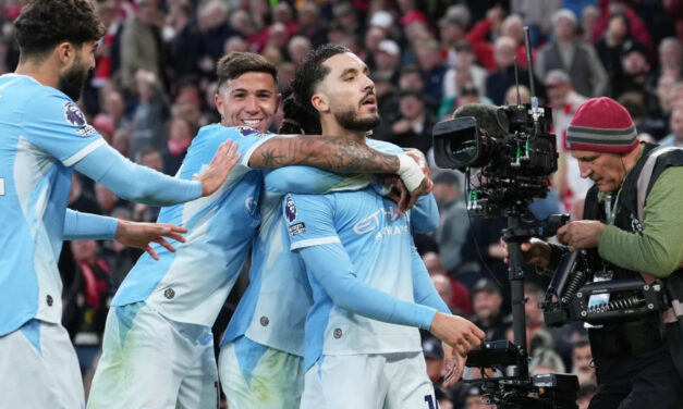 El City hace caso omiso de los abucheos de la afición del Liverpool y logra victoria por 3-0
