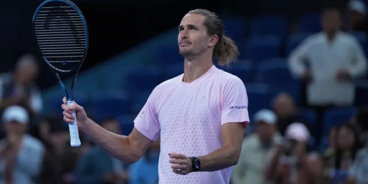 Zverev asegura el número 1 de fin de año tras derrota de Alcaraz y lesión de Sinner