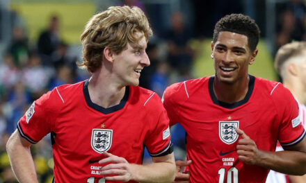 Bellingham se recrea e Inglaterra golea a Croacia