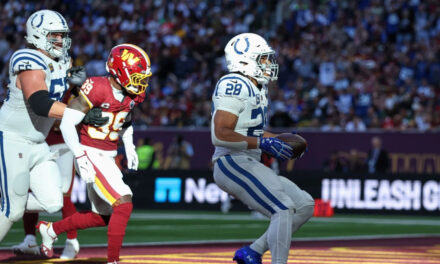 Taylor anota dos touchdowns terrestres y los Colts vencen a los Commanders 30-13 en Londres.