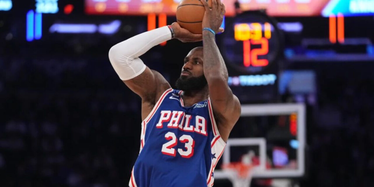 Trump arremete contra LeBron James por no quedarse quieto durante interpretación del himno