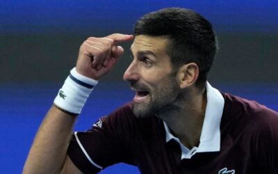  Djokovic remonta, vence al local Bu y avanza a cuartos del Abierto de China