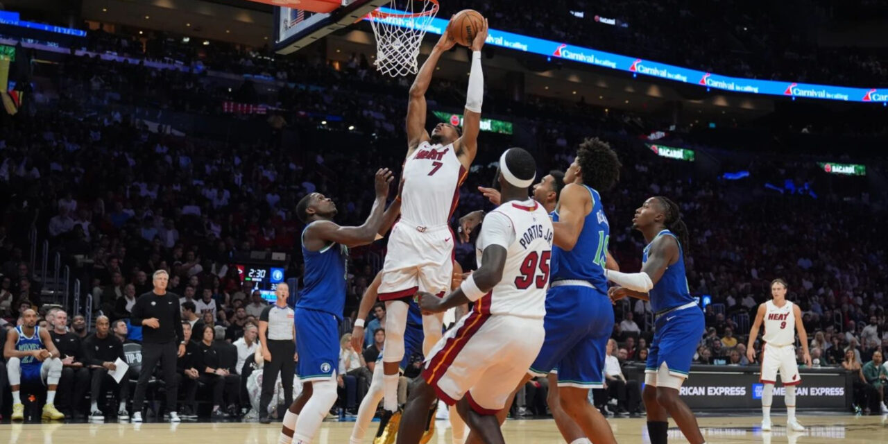 Los Wolves arrollan al Heat 131-106 y arruinan el partido inaugural de Giannis.