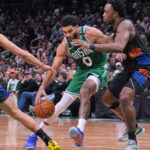 Jayson Tatum anota 36 puntos y brilla en el tramo final, ayudando a los Celtics a contener a los Knicks por 107-103