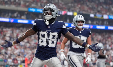 Un touchdown tardío de CeeDee Lamb culmina remontada de los Cowboys para vencer 34-30 a Texans