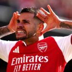 Guimarães marca un golazo y sella la remontada del Arsenal sobre Leeds