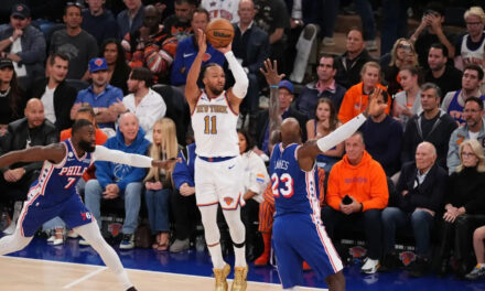 76ers de LeBron James se imponen a los campeones Knicks