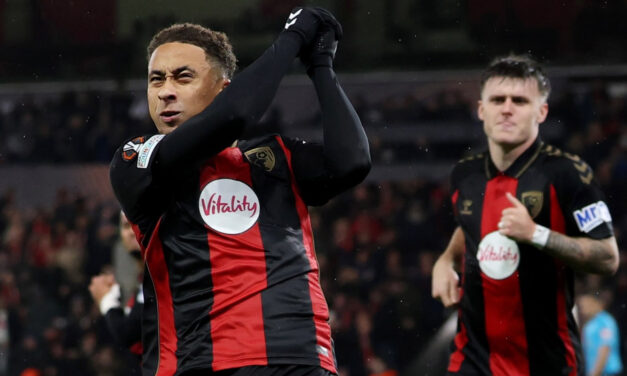 Bournemouth vence al Milan con 10 hombres en la Liga Europa. Juventus empata