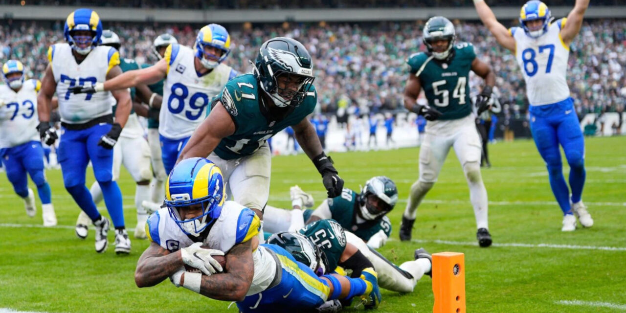 Rams remontan una desventaja de 10 puntos en el último cuarto, liderados por Stafford y Williams, para vencer a los Eagles 24-20.
