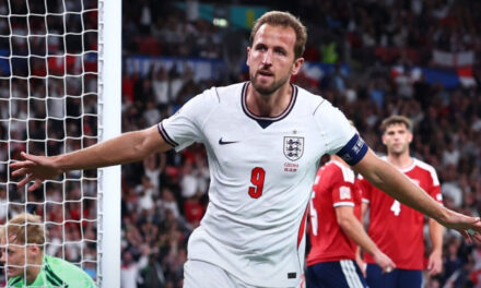 Kane logra récord histórico y le da triunfo a Inglaterra