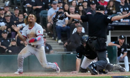 José Ramírez brilla y Guardianes vencen 9-3 a Medias Blancas para evitar eliminación