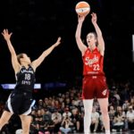 Caitlin Clark denuncia los mensajes de odio que, según su compañera de equipo de Fever, Kelsey Mitchell, recibió.