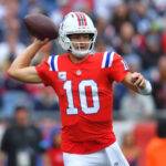 Drake Maye participa en 5 touchdowns y los Patriots aplastan a los Raiders 45-17.
