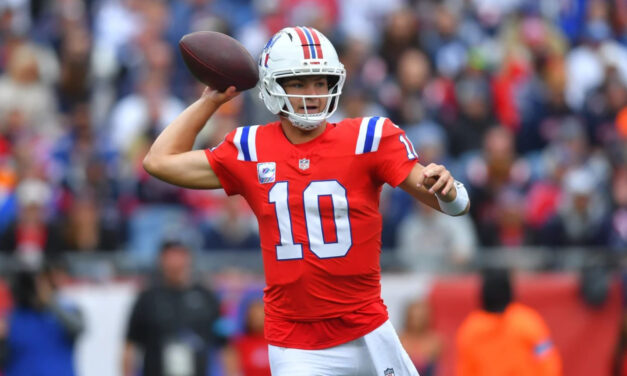 Drake Maye participa en 5 touchdowns y los Patriots aplastan a los Raiders 45-17.
