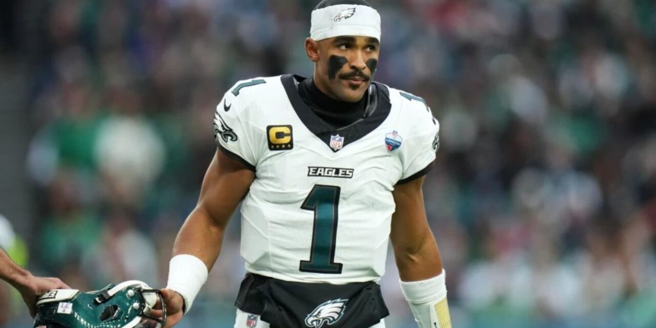 Eagles descartan al quarterback Jalen Hurts para el domingo ante Carolina