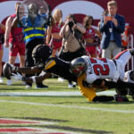 Rodgers lanza 2 pases de touchdown en la recta final y los Steelers protagonizan remontada para vencer a los Buccaneers