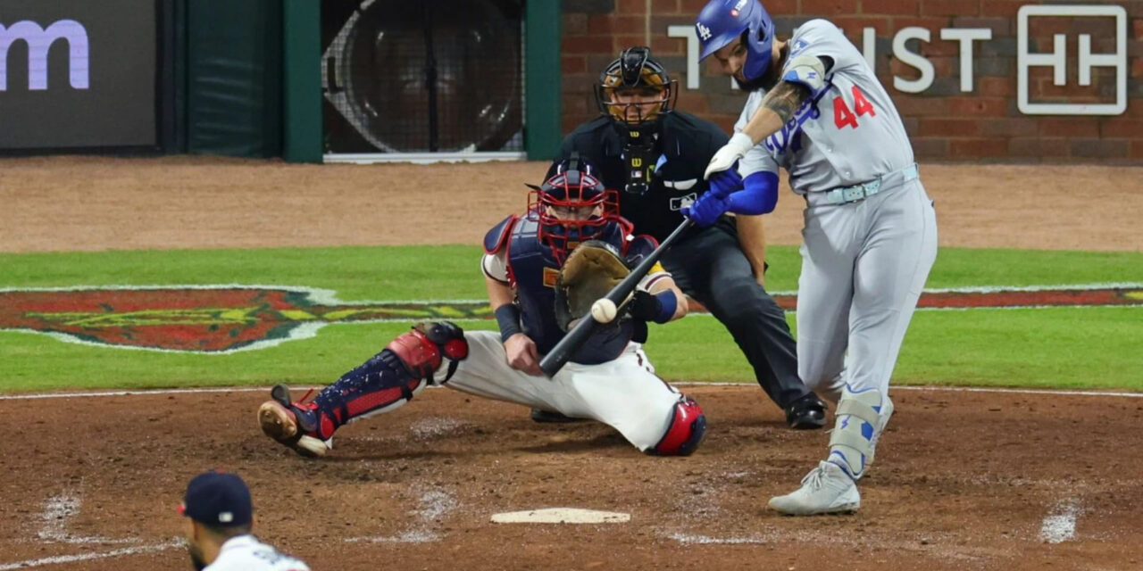 Pages conecta sencillo clave en el 7mo, Dodgers vencen 4-1 a Bravos y van por otro banderín de liga