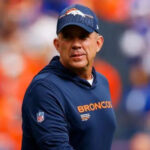 Sean Payton llamará jugadas ofensivas de los Broncos para reactivar un ataque apagado