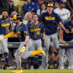 Brewers vencen 6-2 a los Dodgers y toman ventaja 3-0 en la Serie de Campeonato de la Nacional