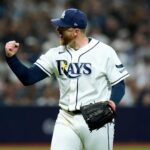 Rasmussen mantiene el juego sin hits durante 7 entradas y 2/3; los Rays inauguran la Serie Divisional de la Liga Americana con una victoria de 1-0 sobre los Yankees.