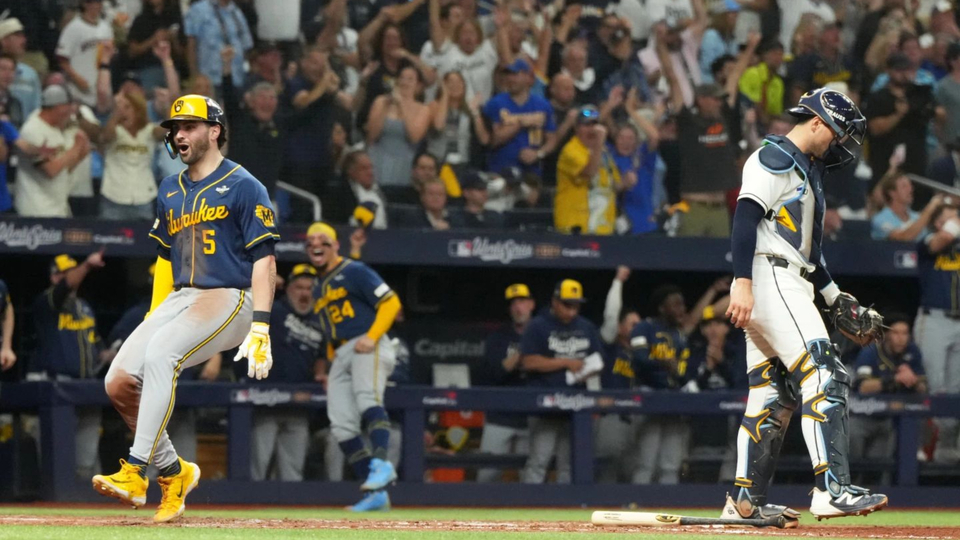 Brewers aplastan 10-1 a los Rays y quedan a un triunfo de su primer título de Serie Mundial