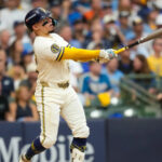 Brewers vencen 7-4 a los Dodgers y toman ventaja 2-0 en la Serie de Campeonato de la Nacional