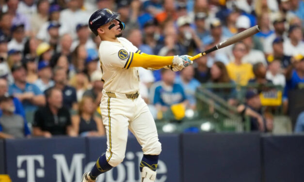 Brewers vencen 7-4 a los Dodgers y toman ventaja 2-0 en la Serie de Campeonato de la Nacional