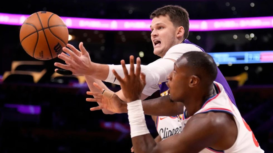 Austin Reaves y Walker Kessler guían a Lakers a triunfo ante Clippers por 125-117