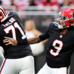 Michael Penix Jr. lanza 3 pases de touchdown y los Falcons provocan 4 pérdidas de balón para propinar a los 49ers su primera derrota, 29-20