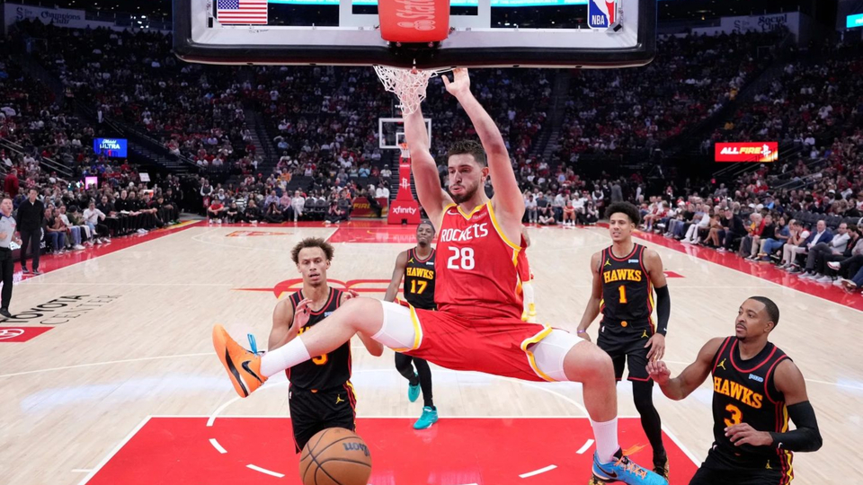 Sengun anota 29 puntos y Rockets siguen invictos al vencer 120-110 a Hawks