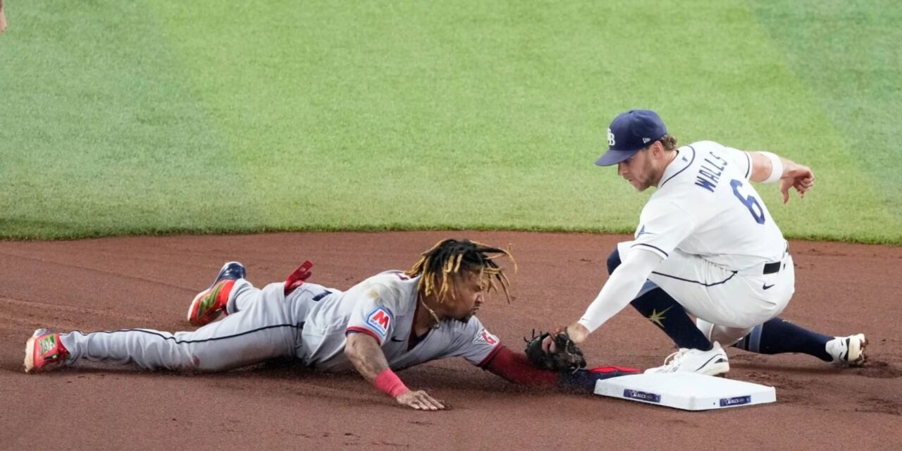 Chase DeLauter y José Ramírez guían a los Guardians a una victoria de 7-3 sobre los Rays en el primer juego de la Serie de Campeonato de la Liga Americana.