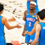 Gilgeous-Alexander y los Thunder superan a los Spurs por 116-104 en su primer enfrentamiento desde la derrota en las finales de conferencia