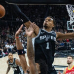 Amen Thompson bloquea a Wembanyama en el último segundo y los Rockets vencen a los Spurs por 114-110 en Austin.